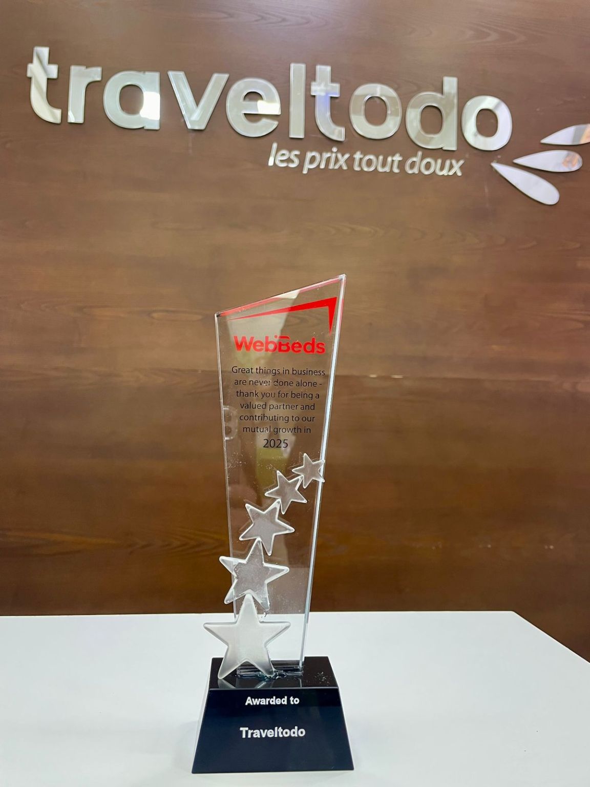 Traveltodo sacré Best Seller 2025 par WebBeds : quand l’aventure collective mène au sommet